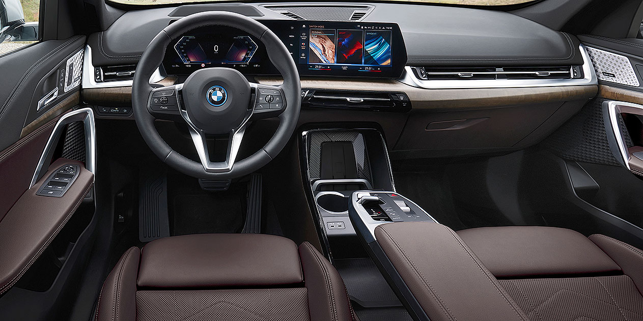 BMW iX1 SUV xDrive 30 Fully Charged thumbnail 5