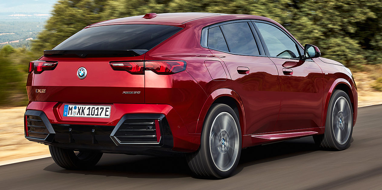 BMW iX2 SUV eDrive20 M Sport thumbnail 4