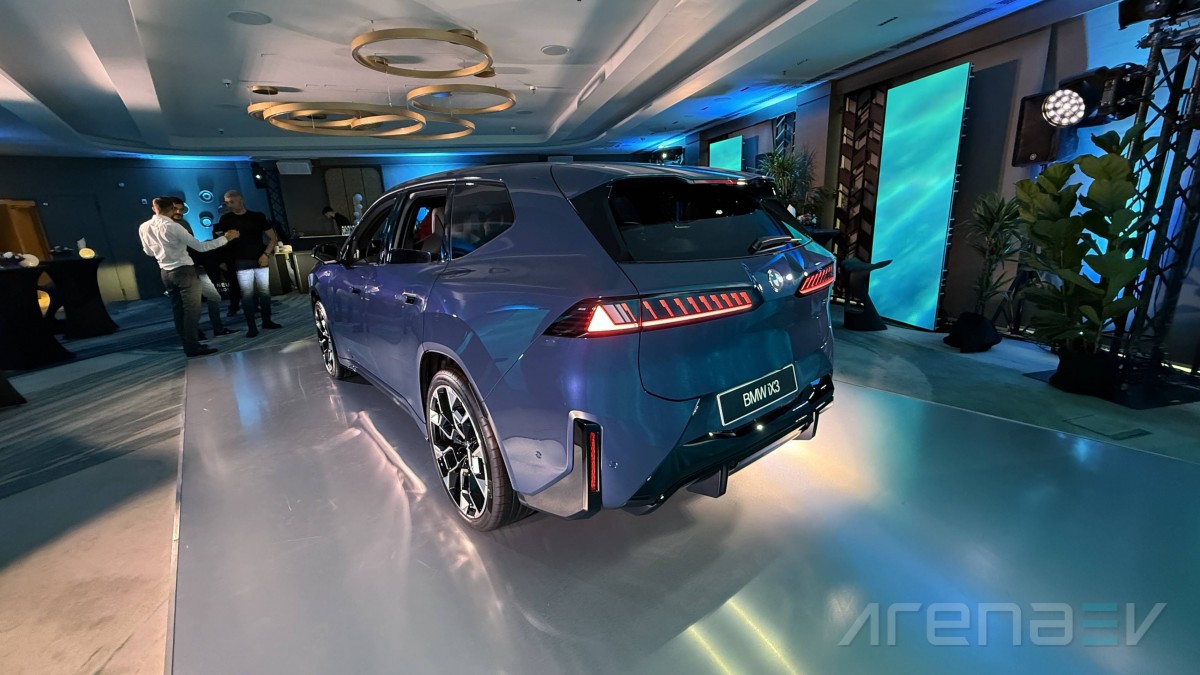 BMW iX3 SUV xDrive50 Super Charged thumbnail 4