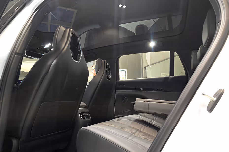 Hongqi EHS7 EXCLUSIVE thumbnail 7