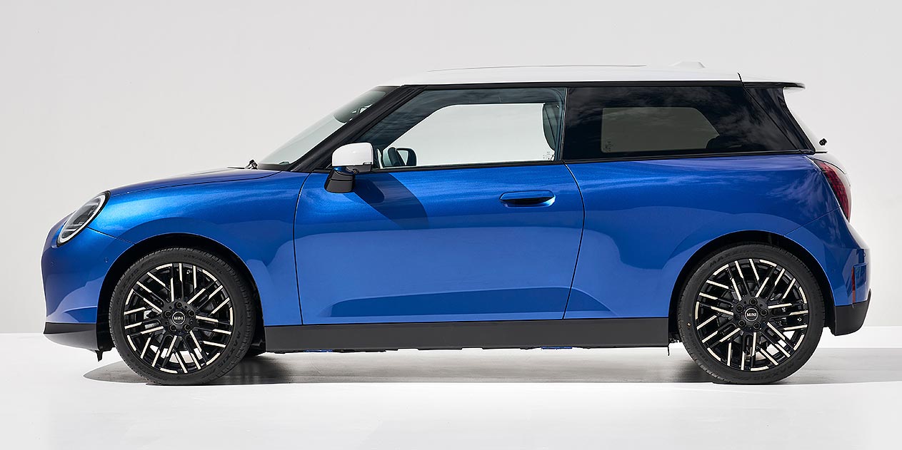 MINI Cooper E Essential thumbnail 3