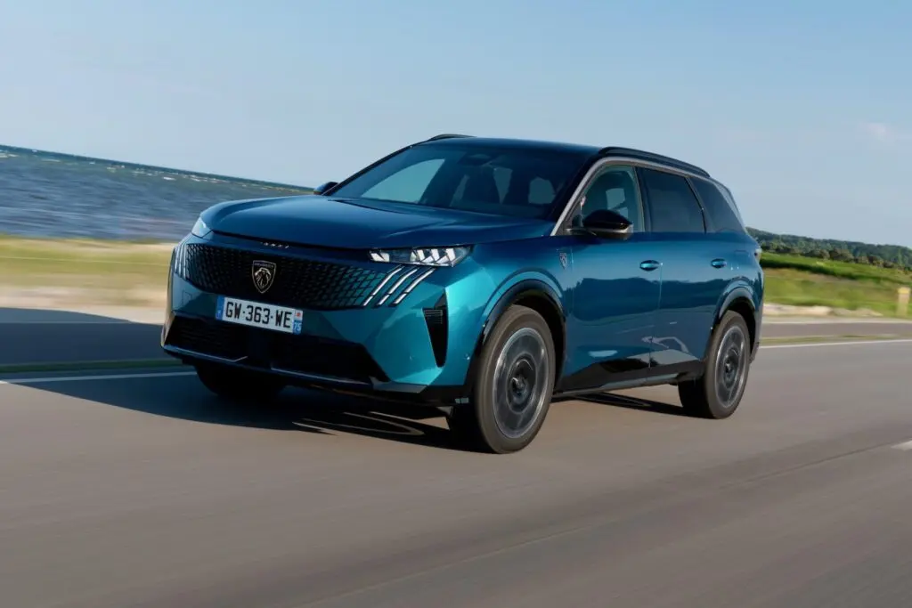 Peugeot E-5008 GT thumbnail 2