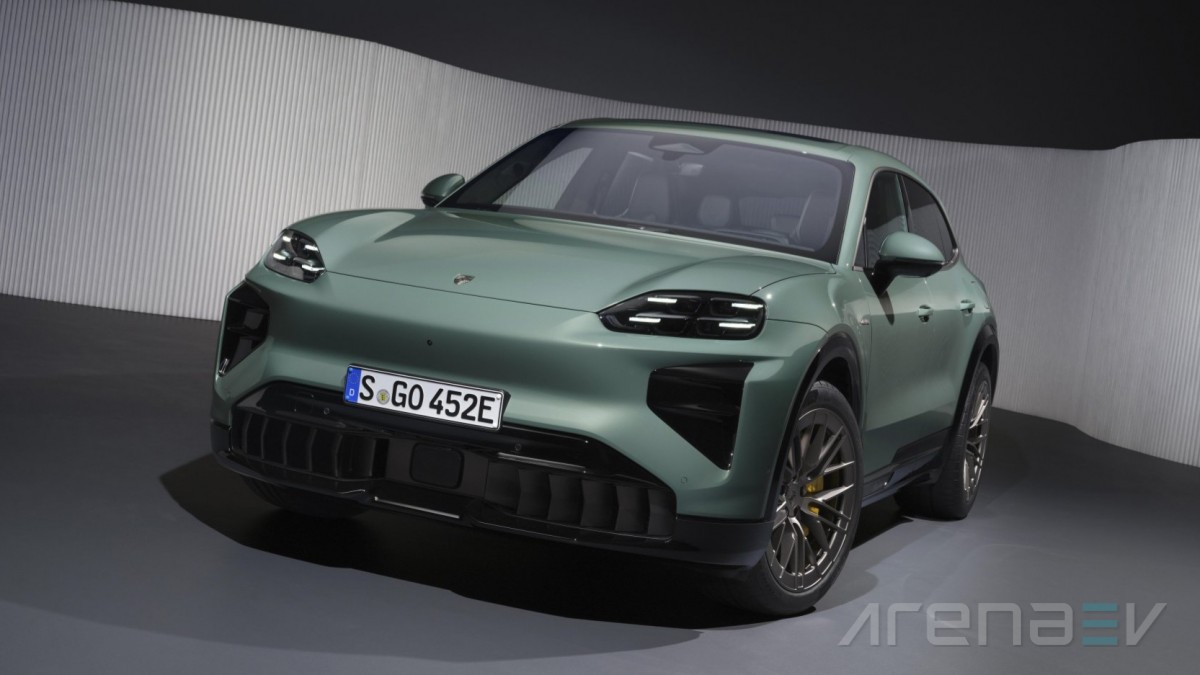 Porsche Cayenne Electric thumbnail 2