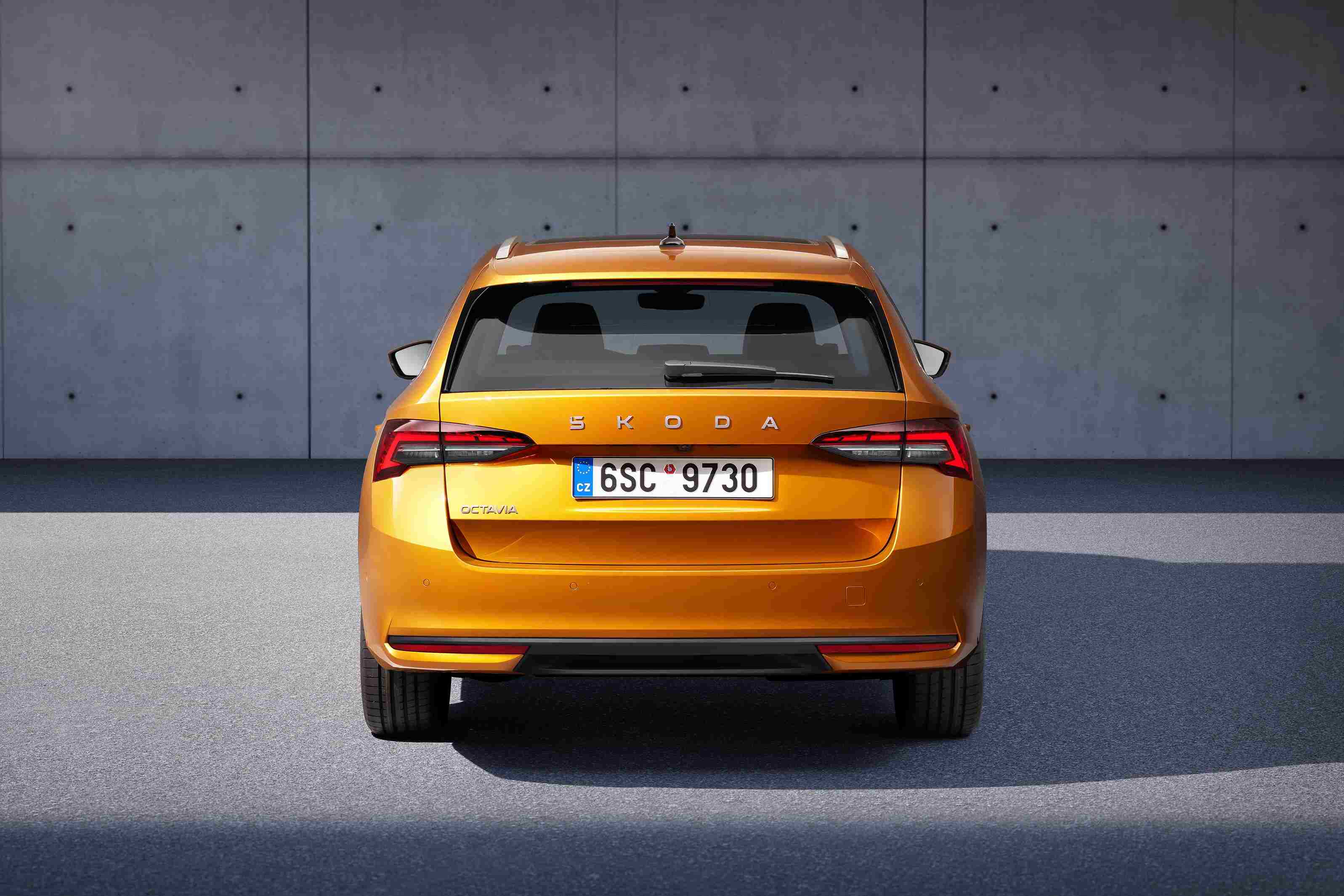 Skoda Octavia Combi Sportline thumbnail 4