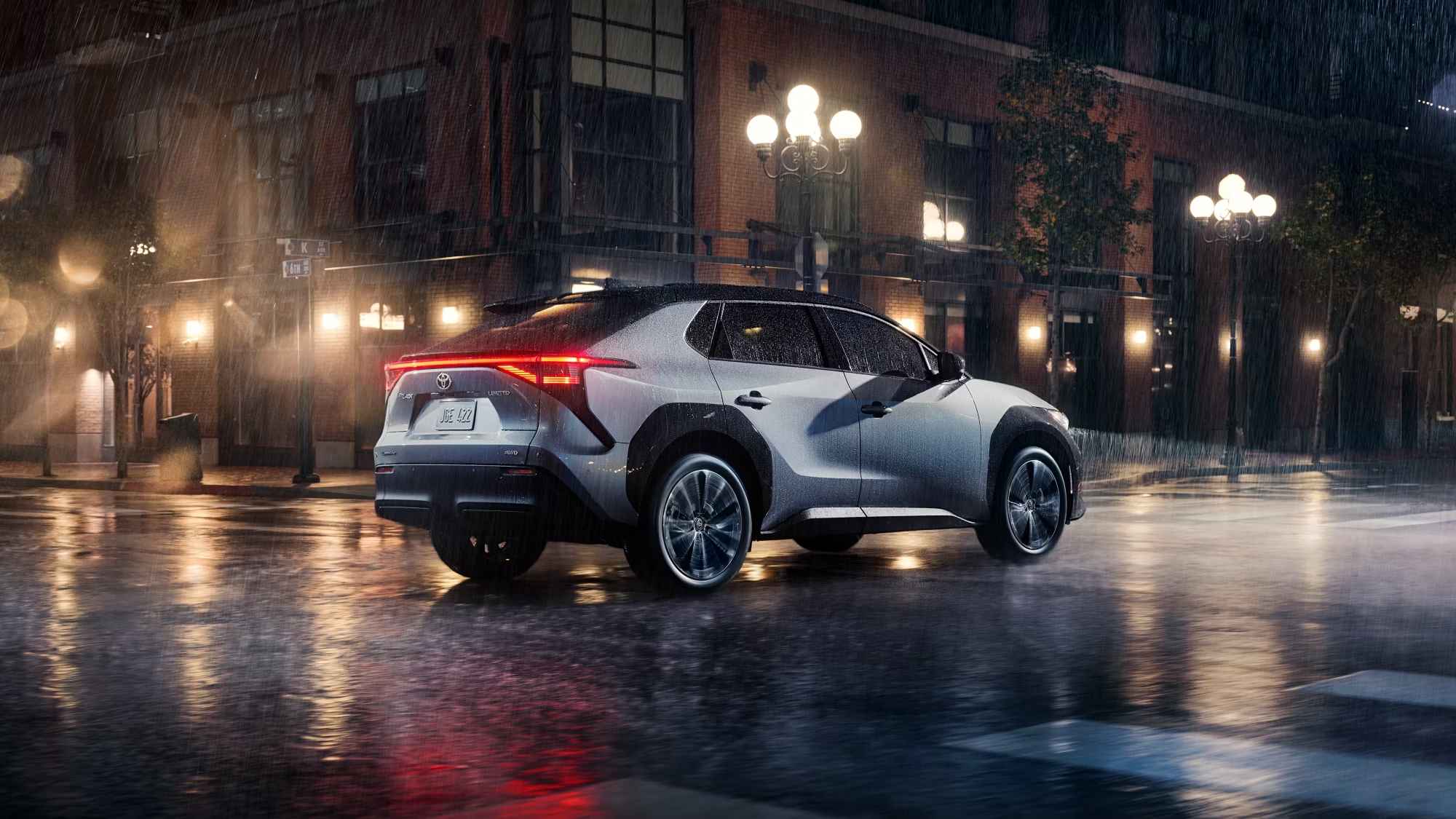 Toyota bZ4X Active Tech thumbnail 4