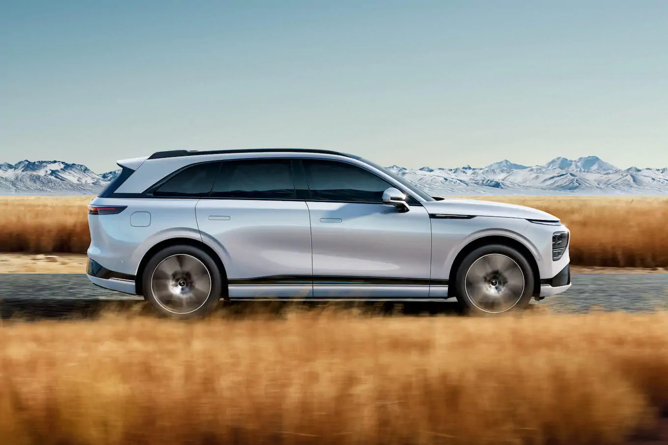 XPENG G9 RWD Long Range thumbnail 2